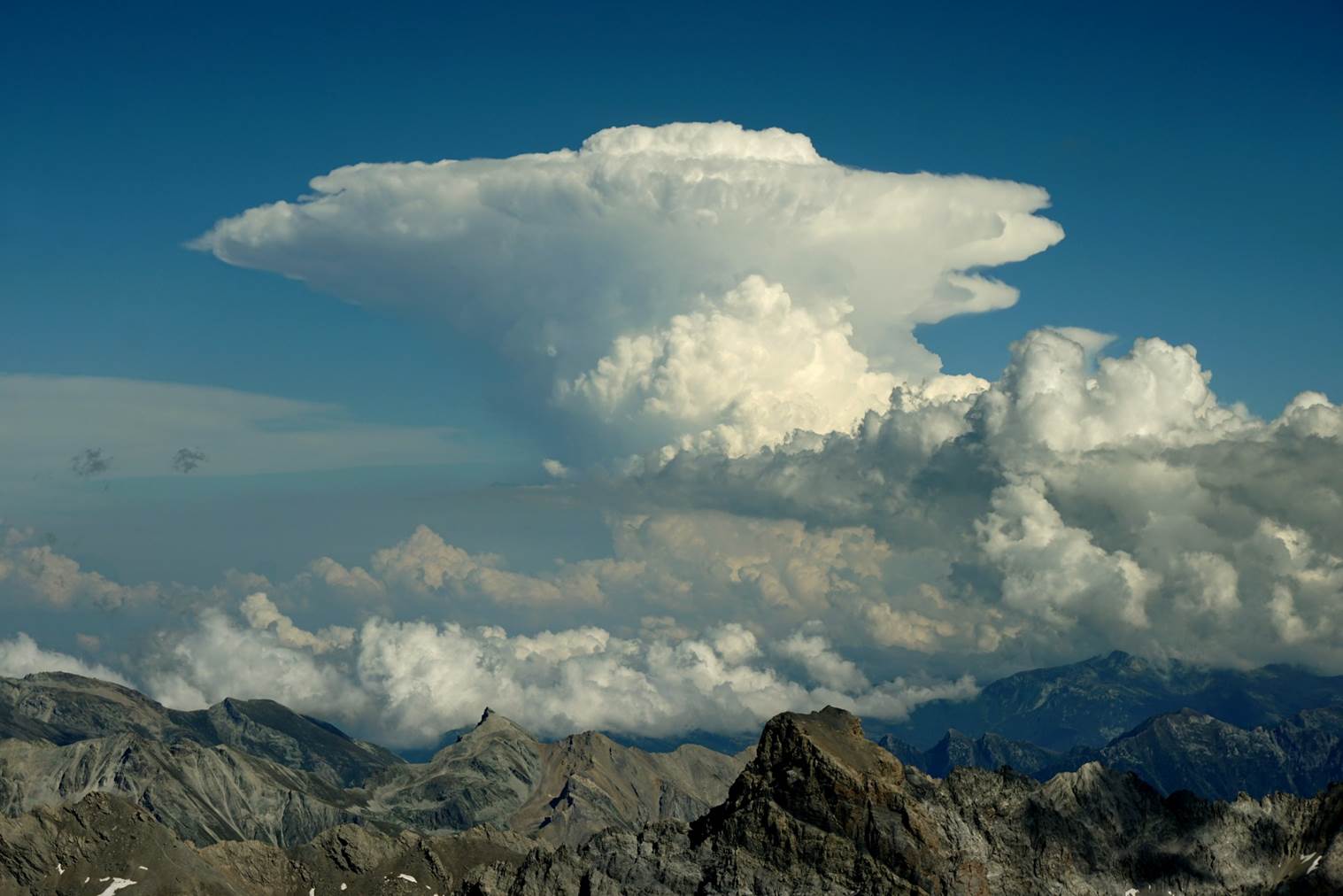 0815 162546 JLS05373 K1 b