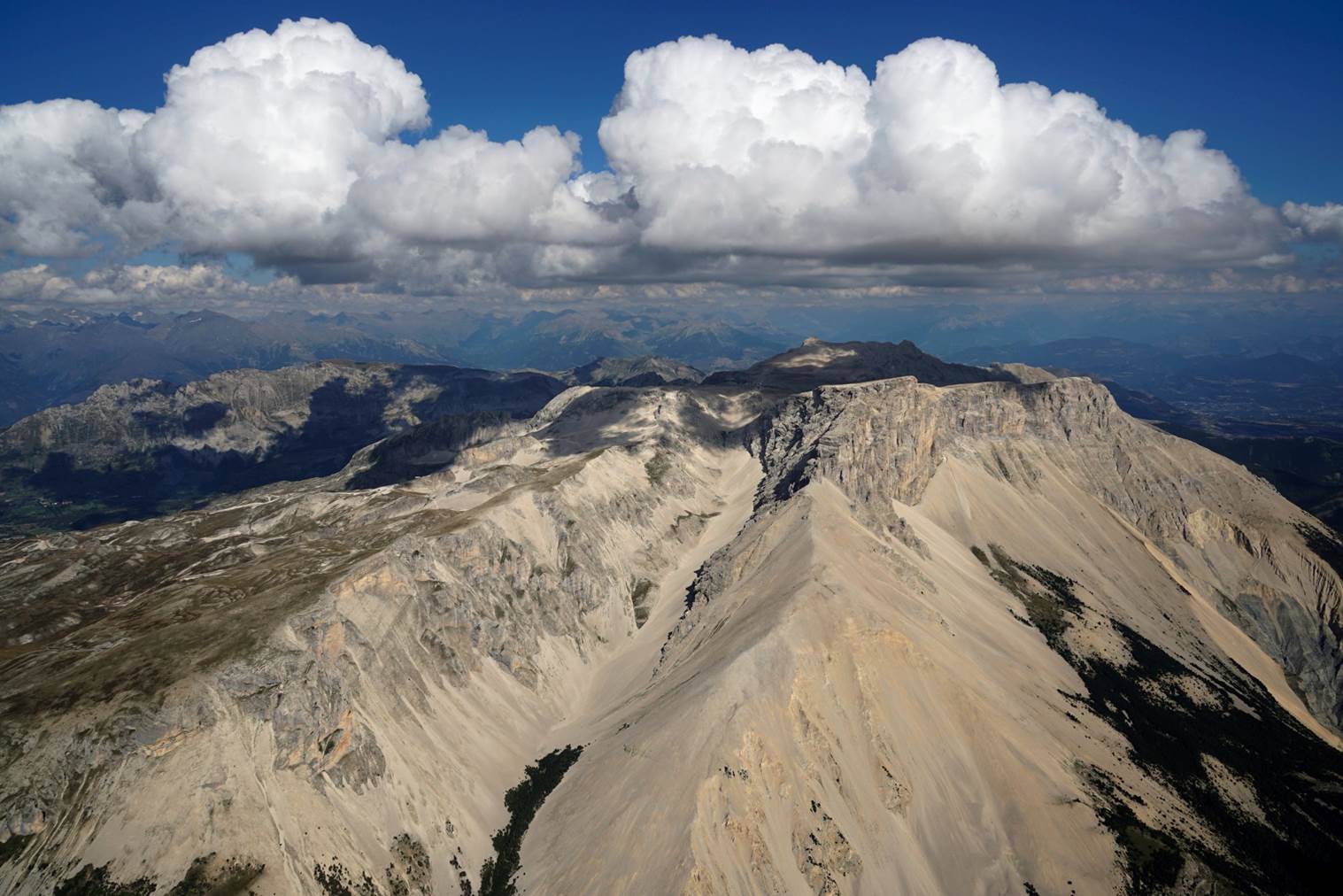 0820 170840 JLS05433 K1 b