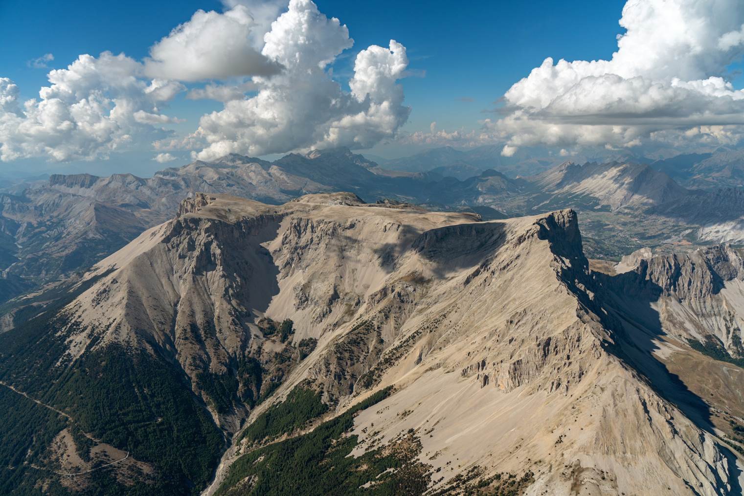 0828 b JA 163952 JLS8152 br K1